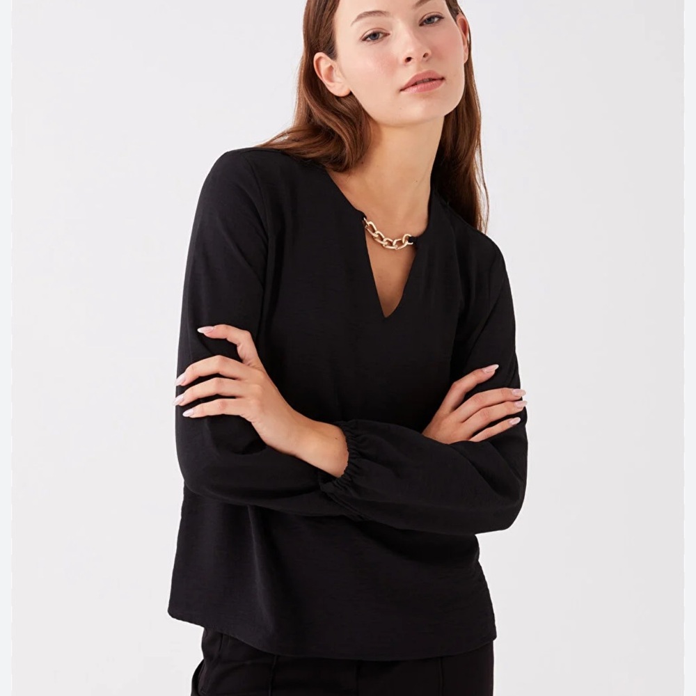 Nine West NWT Black Gold Chain Long Sleeve Blouse